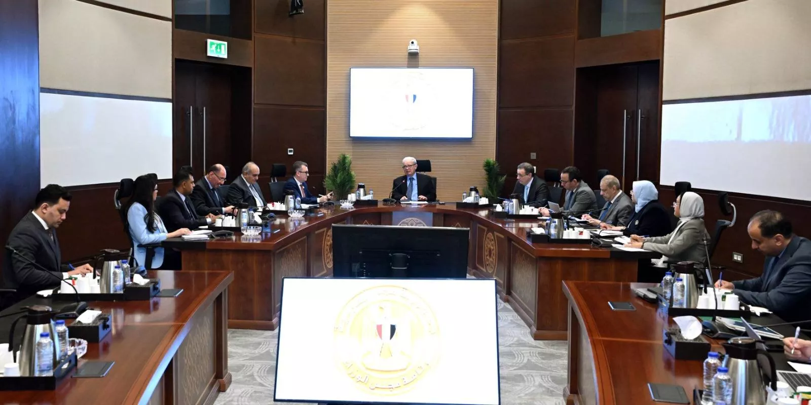 نائب رئيس الوزراء يترأس اجتماع لجنة تطوير أداء الجهاز الإدارى