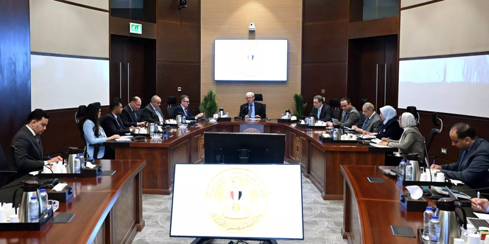 نائب رئيس الوزراء يترأس اجتماع لجنة تطوير أداء الجهاز الإدارى