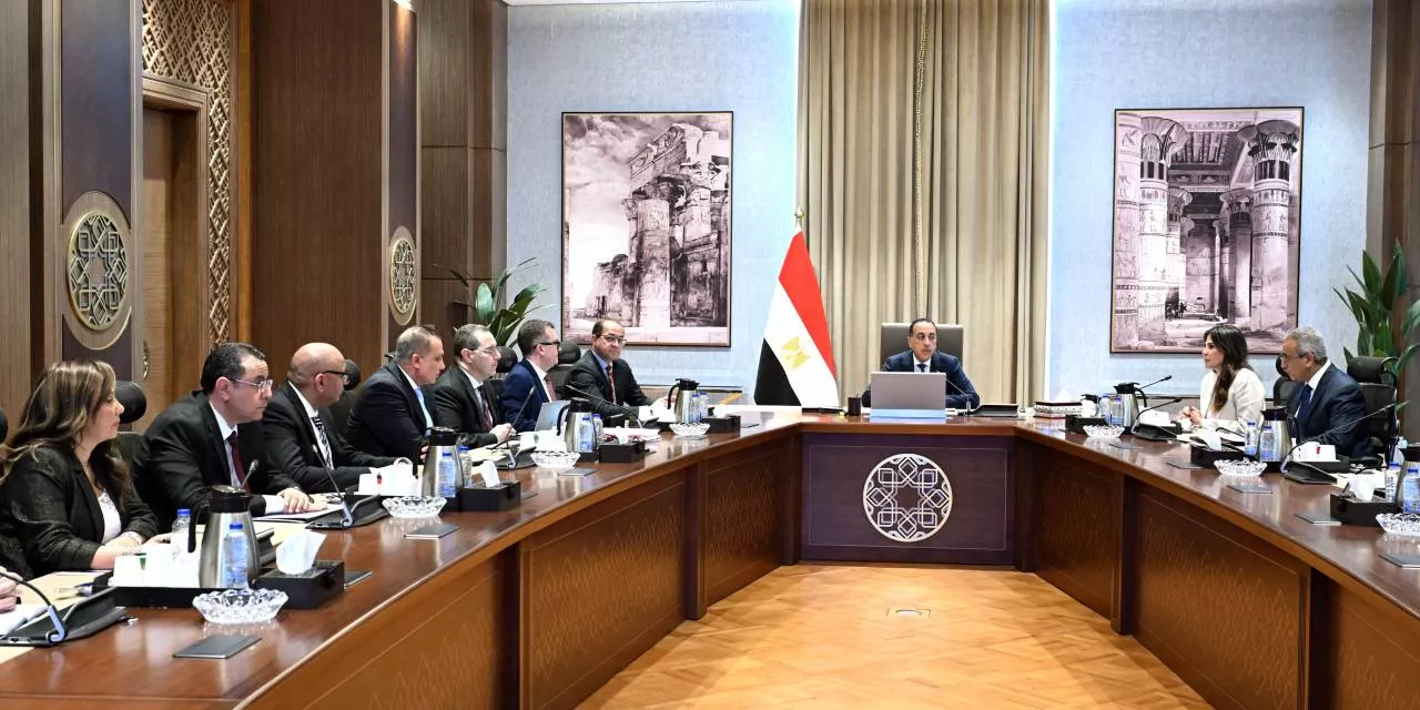 رئيس الوزراء يُتابع موقف سداد مستحقات هيئة المجتمعات العمرانية