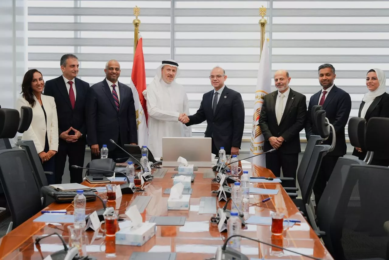 وزير الاستثمار مع رئيس المؤسسة الدولية الإسلامية لتمويل التجارة