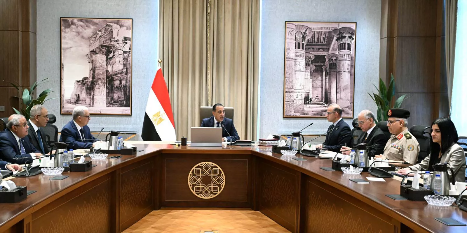 مدبولي يتابع موقف طرح عدد من الشركات الحكومية في البورصة
