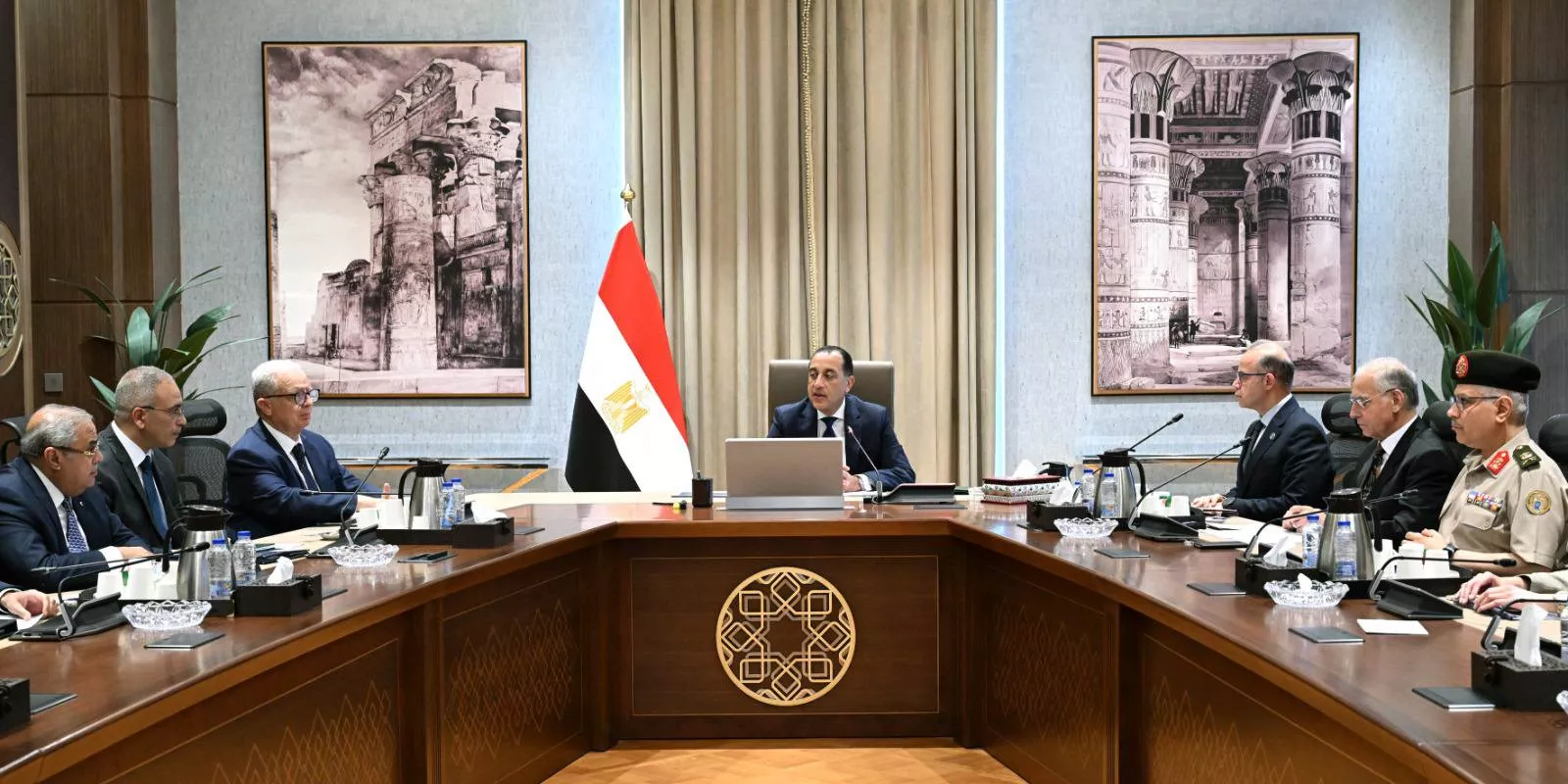 مدبولي يتابع موقف طرح عدد من الشركات الحكومية في البورصة