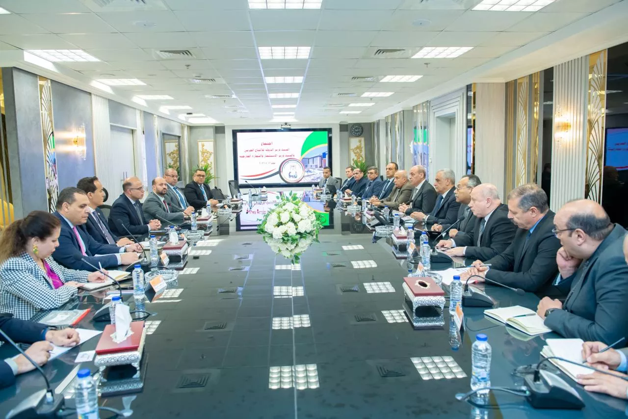 وزيرا الإنتاج الحربي والاستثمار يبحثان فرص توطين التنمية وتعزيز التصنيع المحلى