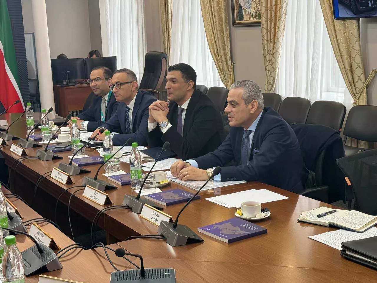 وزير الصناعة يبحث مع نائب وزير الصناعة والتجارة الروسي