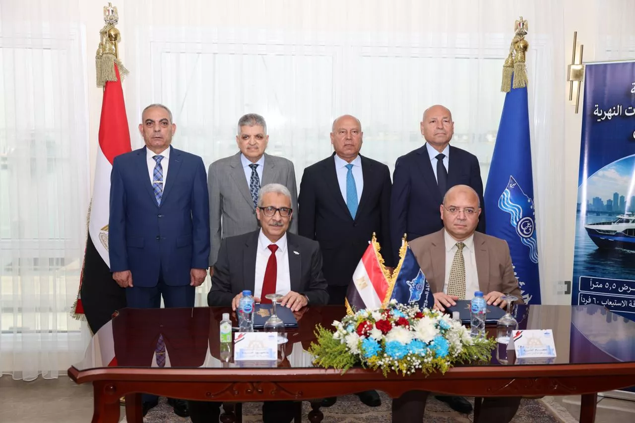 مراسم توقيع عقد اتفاق لبناء وتوريد عدد 5 أتوبيسات نهرية