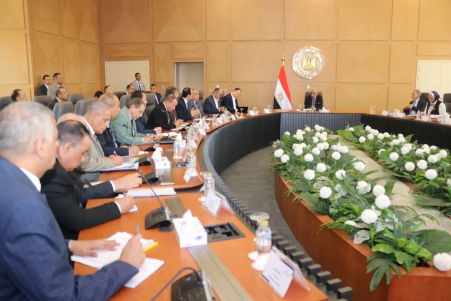 وزير الكهرباء مع رؤساء شركات إنتاج ونقل وتوزيع الكهرباء