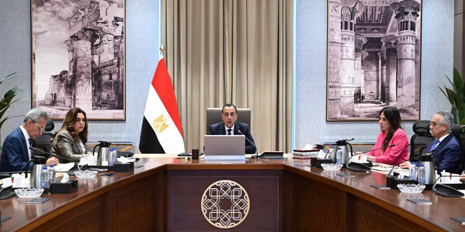 رئيس الوزراء يتابع إجراءات التصالح على مخالفات البناء