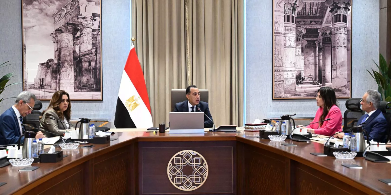 رئيس الوزراء يتابع إجراءات التصالح على مخالفات البناء