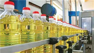 الحكومة تكشف حقيقة صرف عبوات زيت مغشوشة ضمن المقررات التموينية 