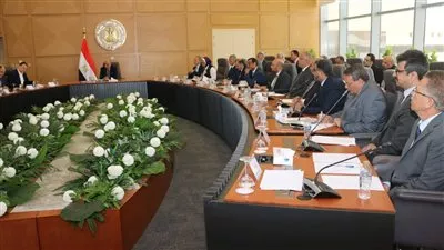 وزير «الكهرباء» يوجه برفع درجة الاستعداد لمجابهة ارتفاع الأحمال خلال فصل الصيف