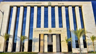 وزارة العمل تصدر ضوابط جديدة لتشغيل النساء في مصر