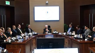 نائب رئيس الوزراء يتابع موقف زيادة الاحتياطي الاستراتيجي من السلع الغذائية