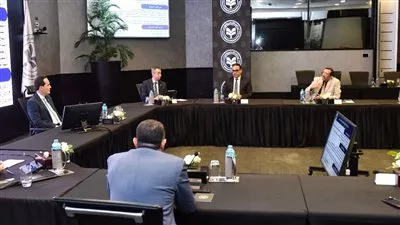رئيس «هيئة الاستثمار» يتابع معدلات تنفيذ مشروعات التطوير والتحول الرقمي