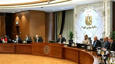 رئيس الوزراء يؤكد ضرورة اتخاذ التدابير اللازمة لتوفير السلع الاستهلاكية الأساسية للمواطنين