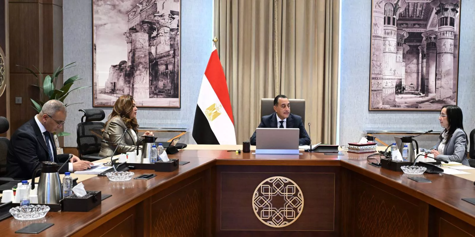 مدبولي يتابع الموقف التنفيذي للمشروعات التنموية بالبحيرة