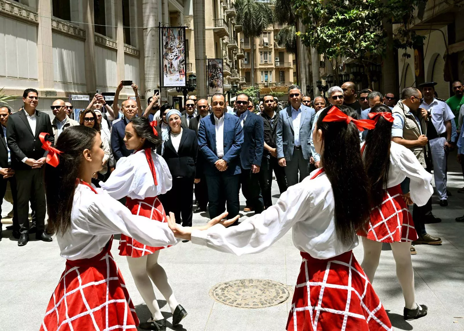 رئيس الوزراء يشهد تدشين مبادرة شارع الفن