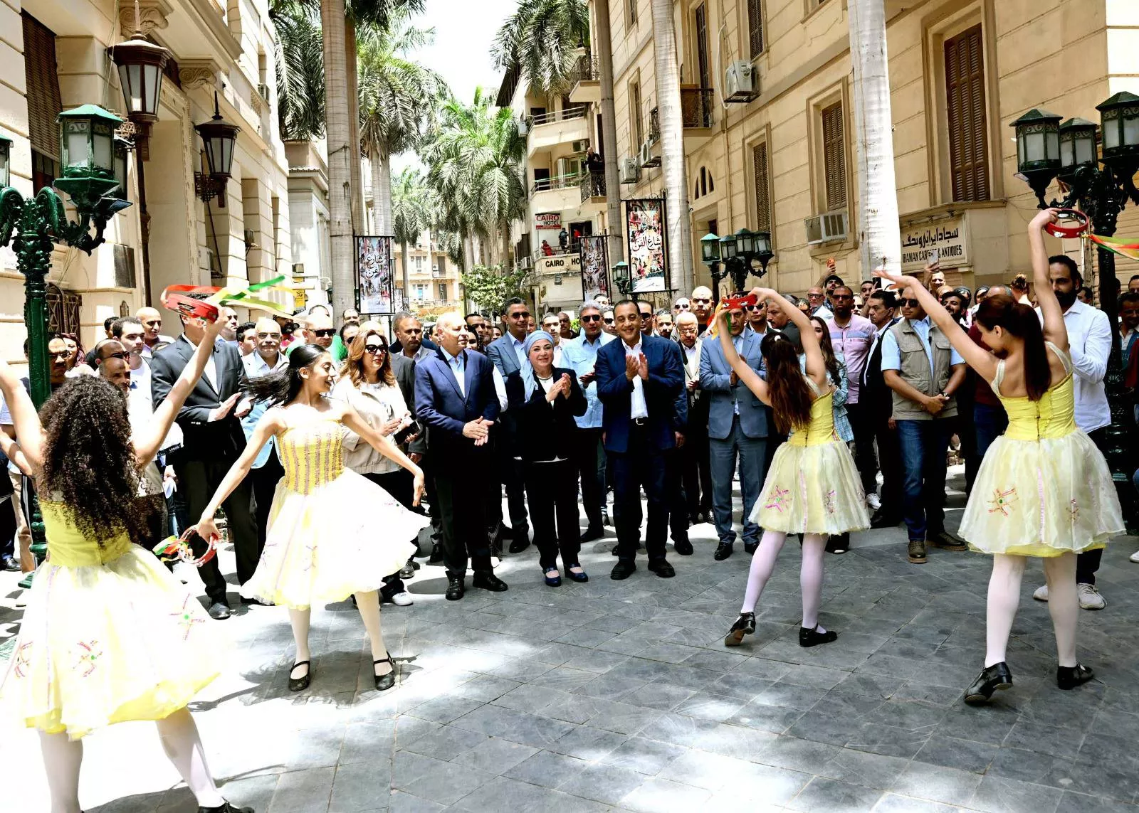 رئيس الوزراء يشهد تدشين مبادرة شارع الفن