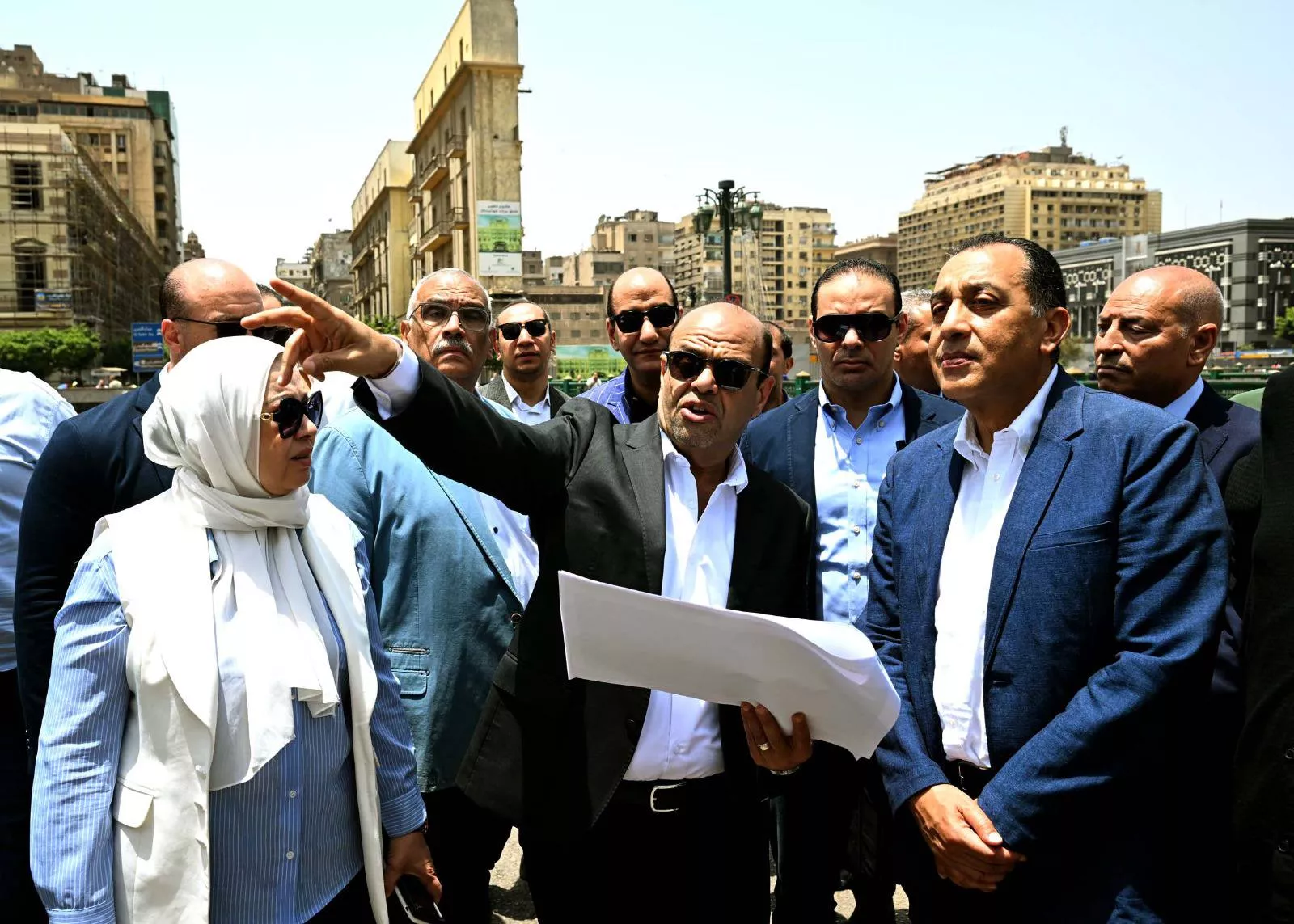 رئيس الوزراء يتفقد مشروع تحسين الصورة البصرية للميادين