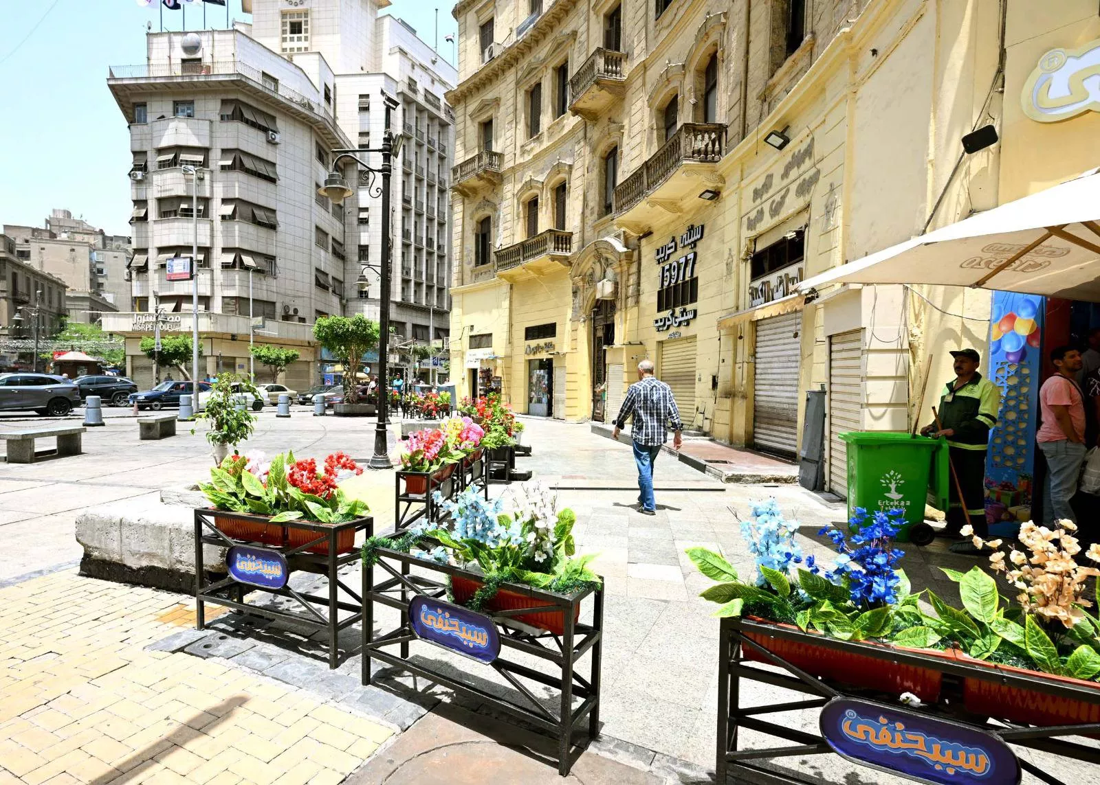 رئيس الوزراء يتفقد مشروع تحسين الصورة البصرية للميادين