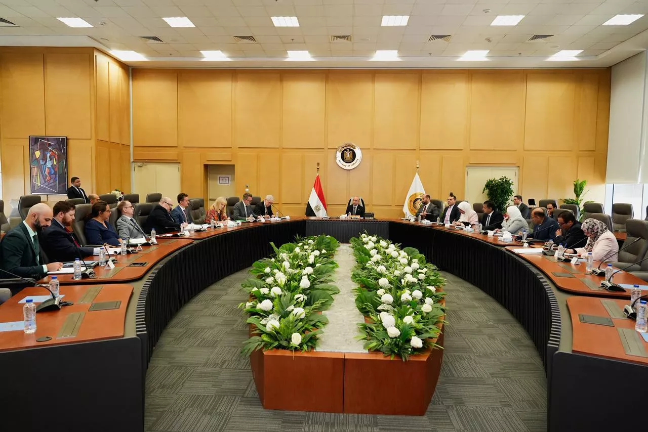وزير الاستثمار يستقبل وفد من الجانب الأمريكي
