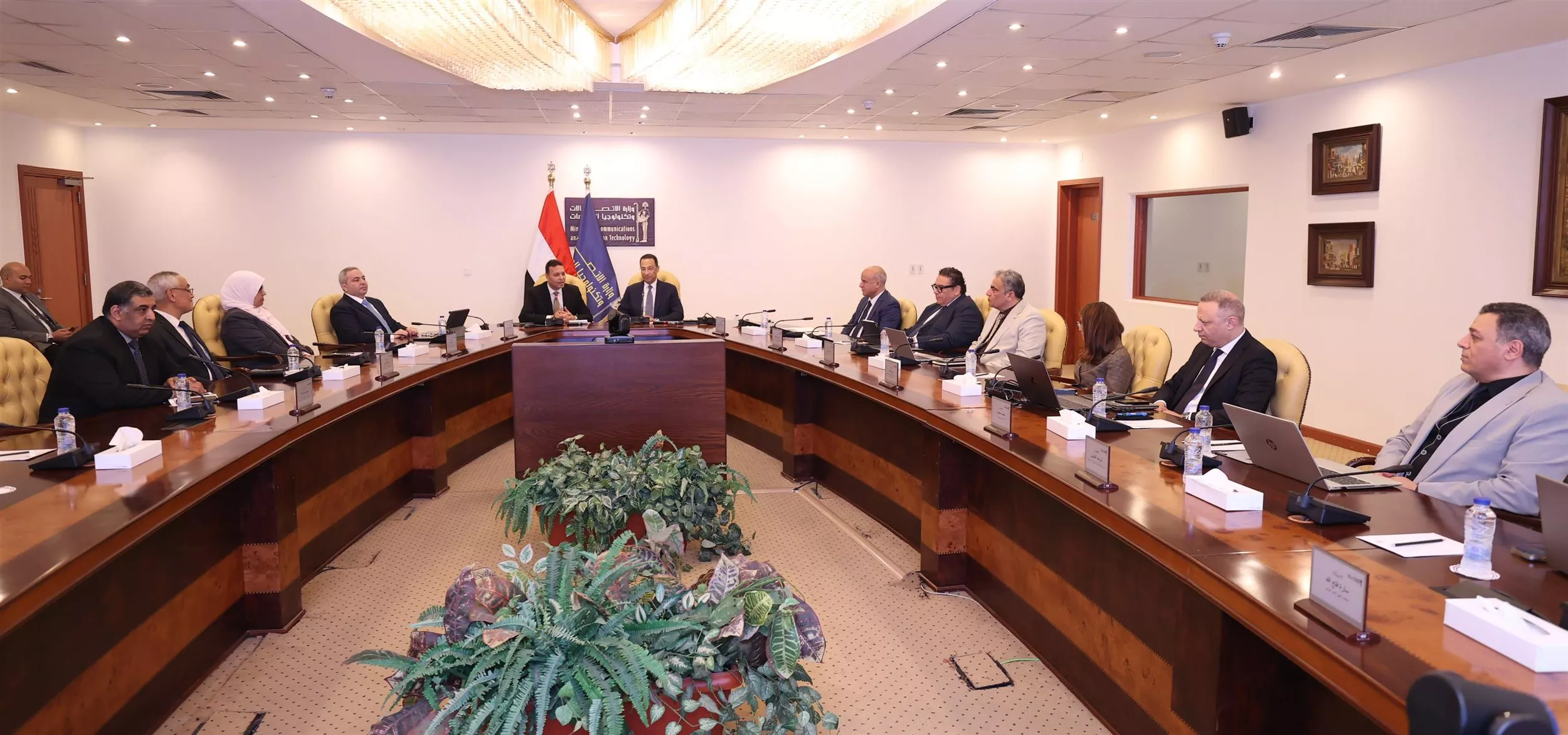المهندس رأفت هندي يجتمع مع اللواء مهندس أكرم أحمد الجوهري
