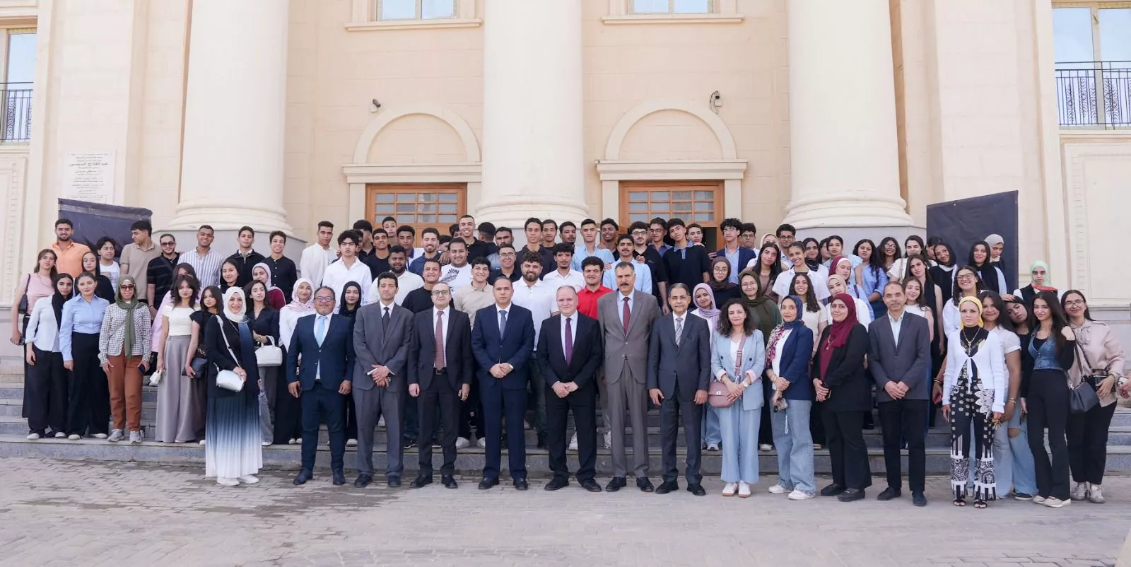 رئيس هيئة الرقابة المالية يشهد فعالية لتوعية طلاب جامعة القاهرة