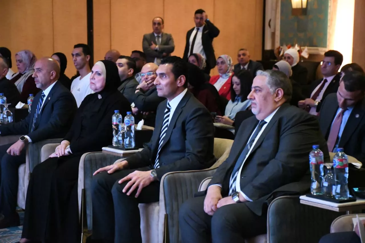 وزير الرياضة يشهد المؤتمر الصحفي للإعلان عن رعاية سيف عيسى وفريال أشرف