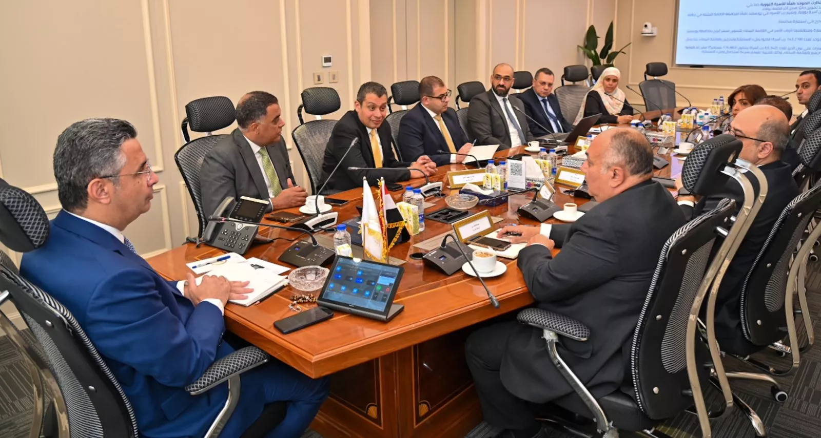 فاروق يتابع مستجدات منظومة كارت الخدمات الحكومية الموحد