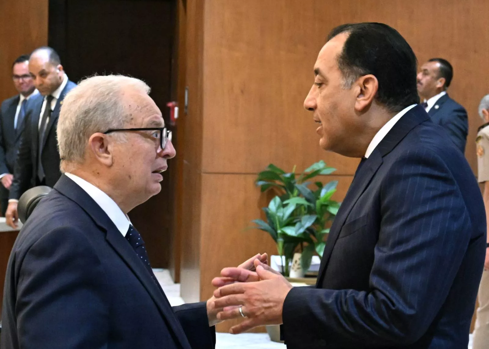 رئيس الوزراء يترأس الاجتماع الأسبوعي للحكومة