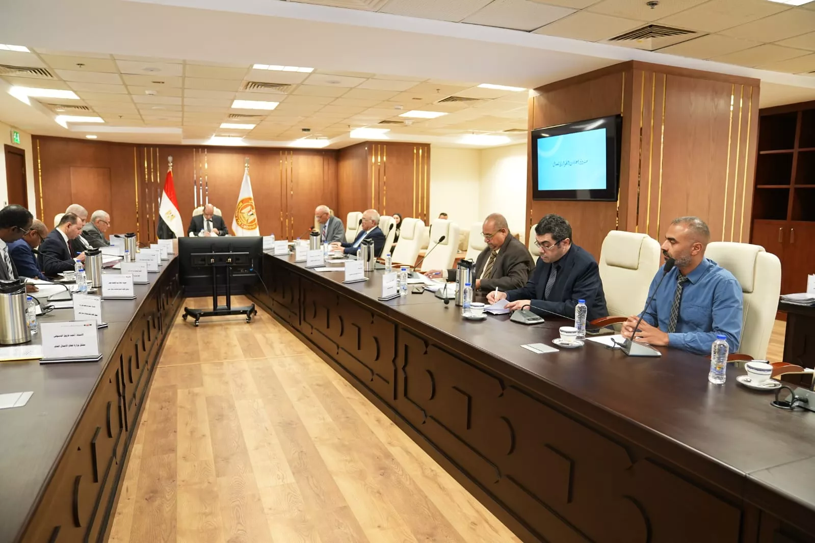 اجتماع مجلس إدارة صندوق اعانات الطوارئ للعمال