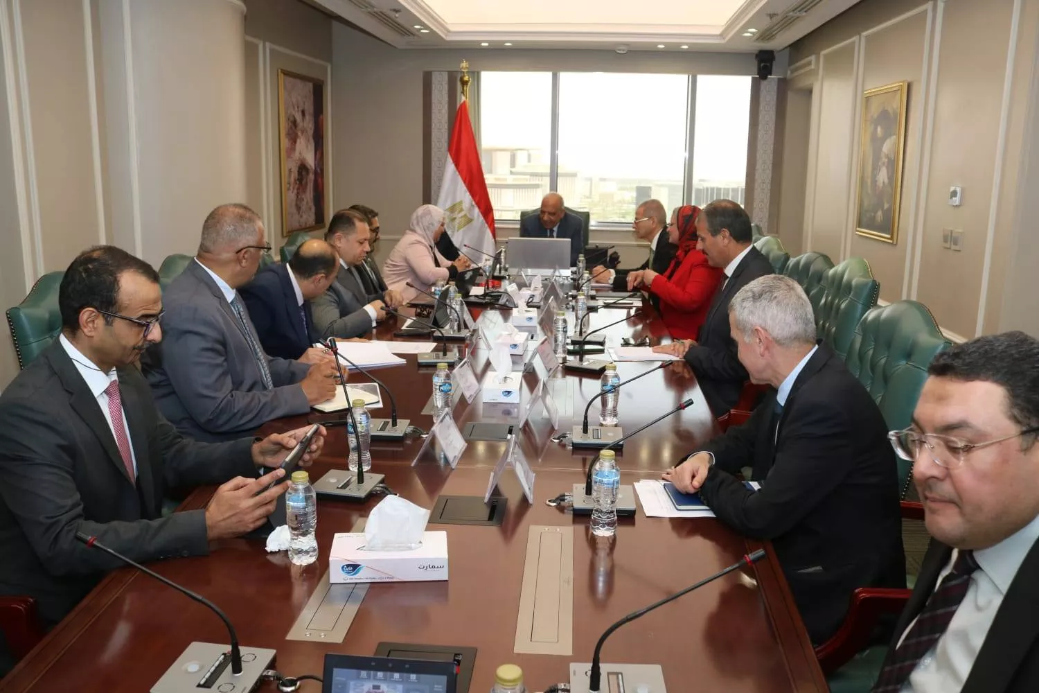 وزير الكهرباء يجتمع مع وفد البنك الدولي