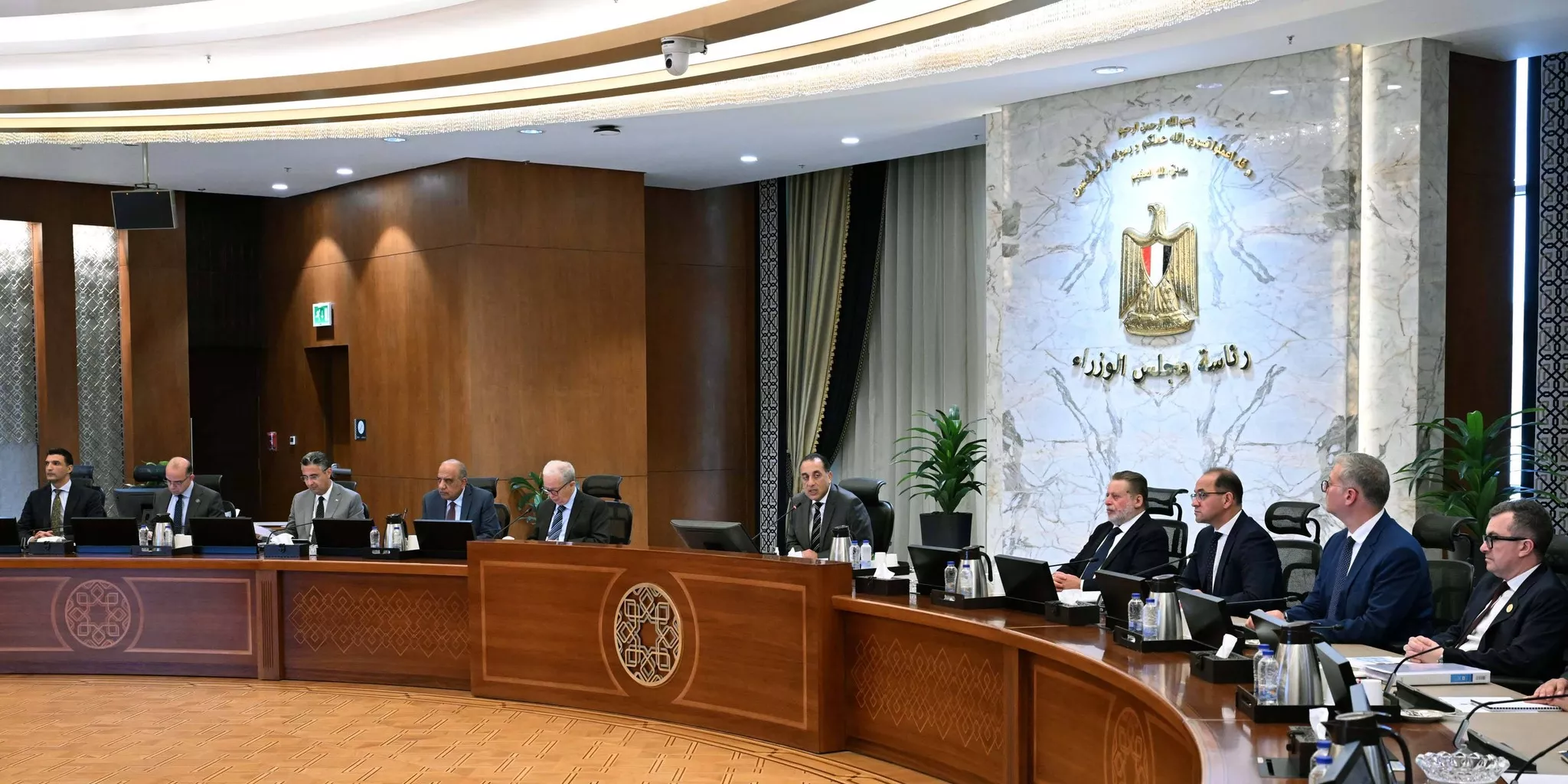 رئيس الوزراء يترأس اجتماع اللجنة المركزية لإدارة الأزمات