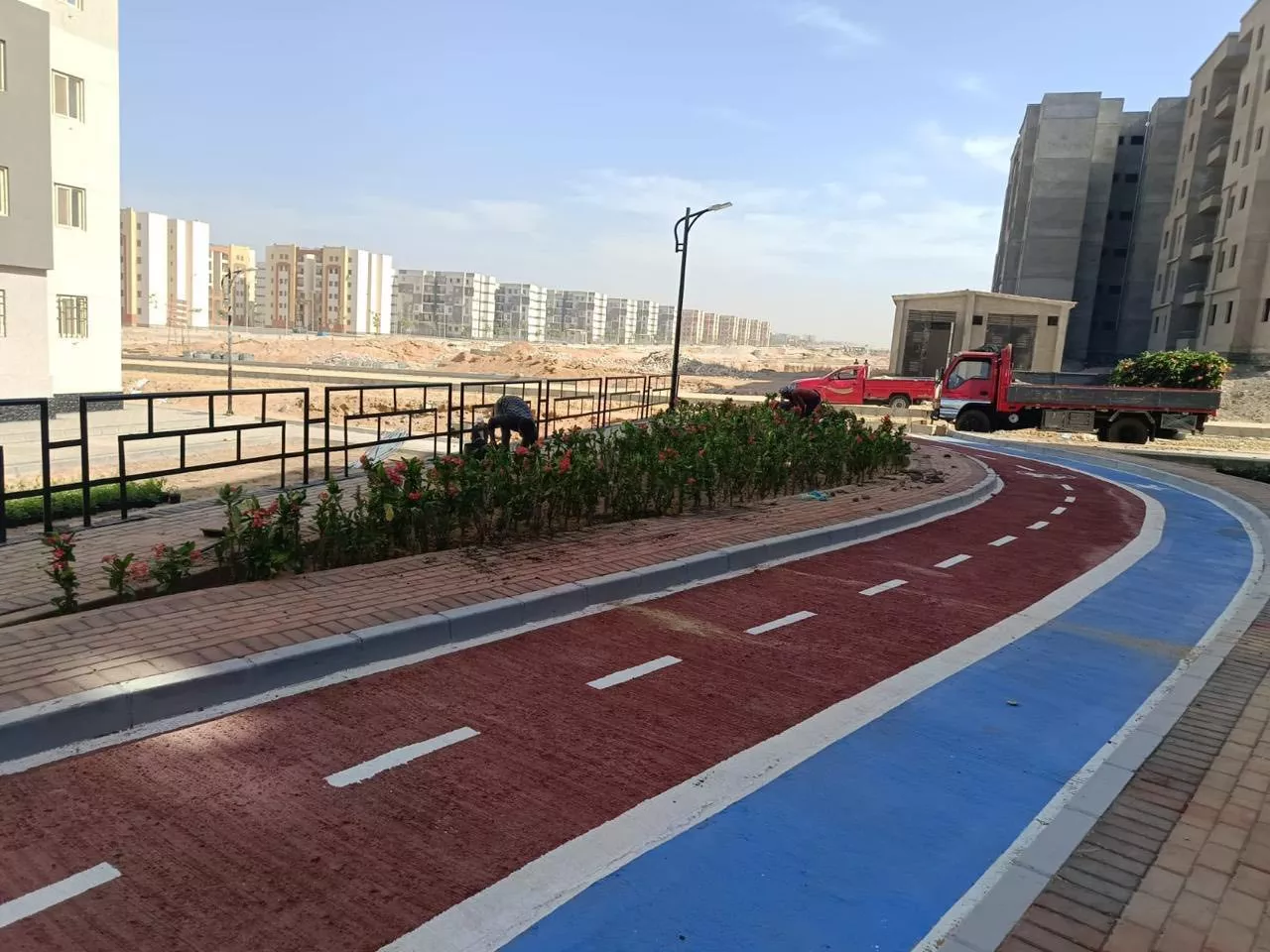 الإسكان تتابع تنفيذ وحدات سكن لكل المصريين بالمدن الجديدة