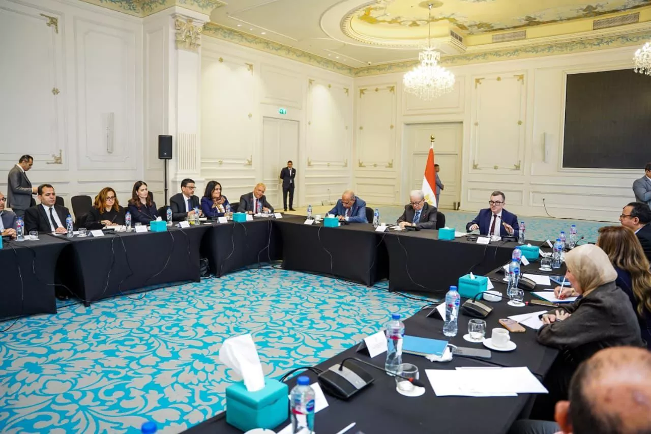 وزير التخطيط يفتتح جلسة مشاورات مع مجموعة البنك الدولي