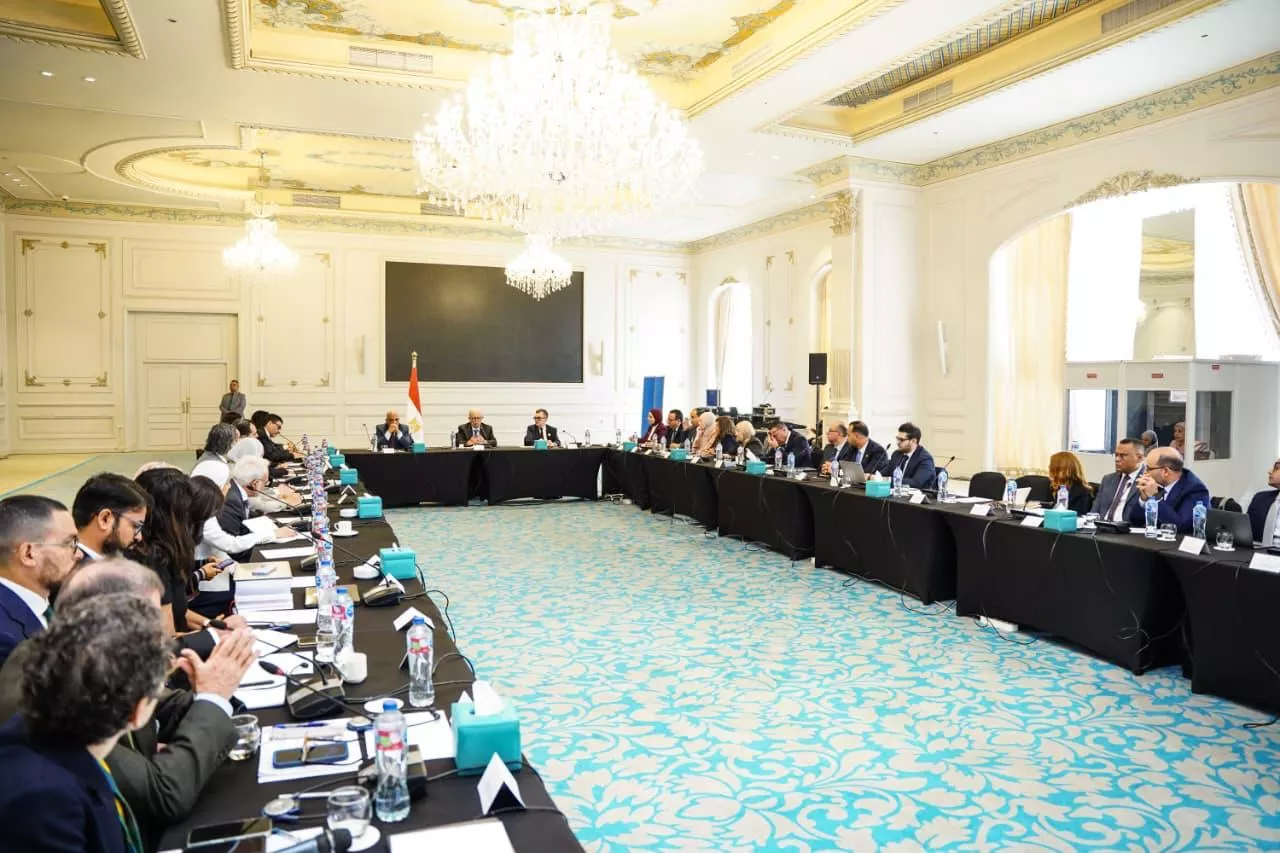 وزير التخطيط يفتتح جلسة مشاورات مع مجموعة البنك الدولي