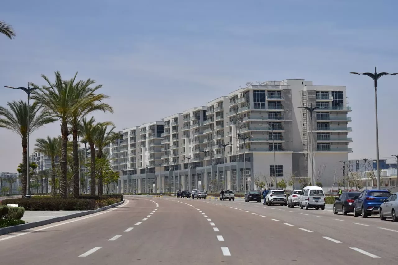 وزيرة الإسكان تتابع عدد من المشروعات بمدينة العلمين الجديدة