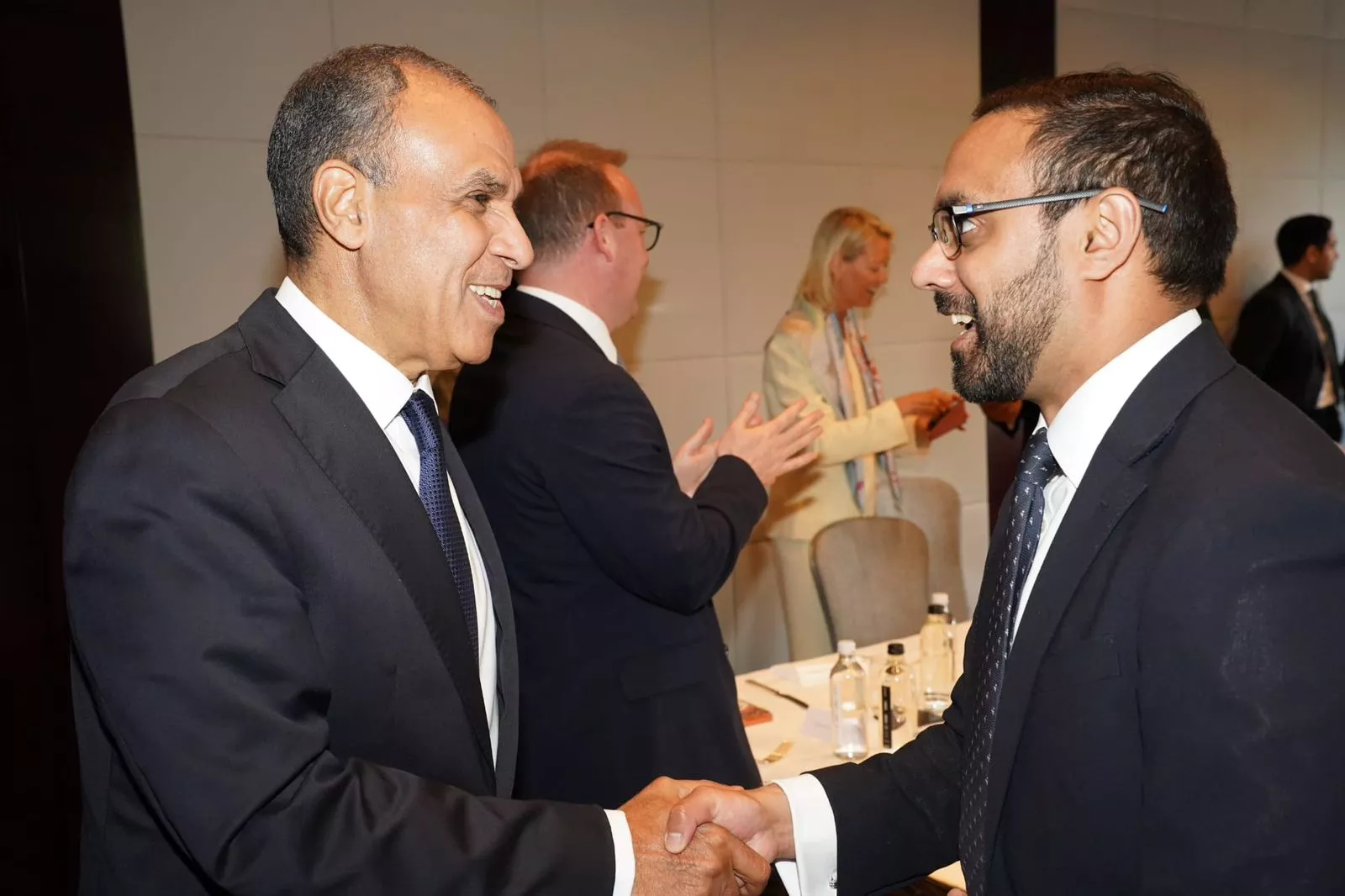 وزير الخارجية يلتقي رؤساء مجالس الإدارة والمديرين التنفيذيين للشركات البريطانية