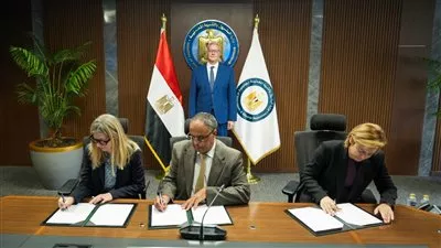 توقيع اتفاقية للبحث عن البترول في مصر باستثمارات 208 ملايين دولار