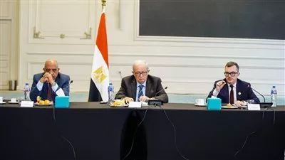 مصر تبحث مع البنك الدولي تفعيل آلية ضمان وتمويل البنية التحتية