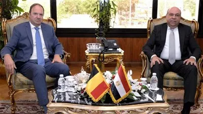 وزير «الطيران» يبحث فرص تعزيز الربط الجوي بين مصر وبلجيكا