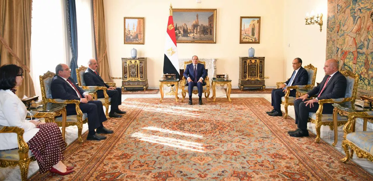 الرئيس السيسى يستقبل وزير الشئون الخارجية الجزائرى ويتسلم رسالة من عبد المجيد تبون