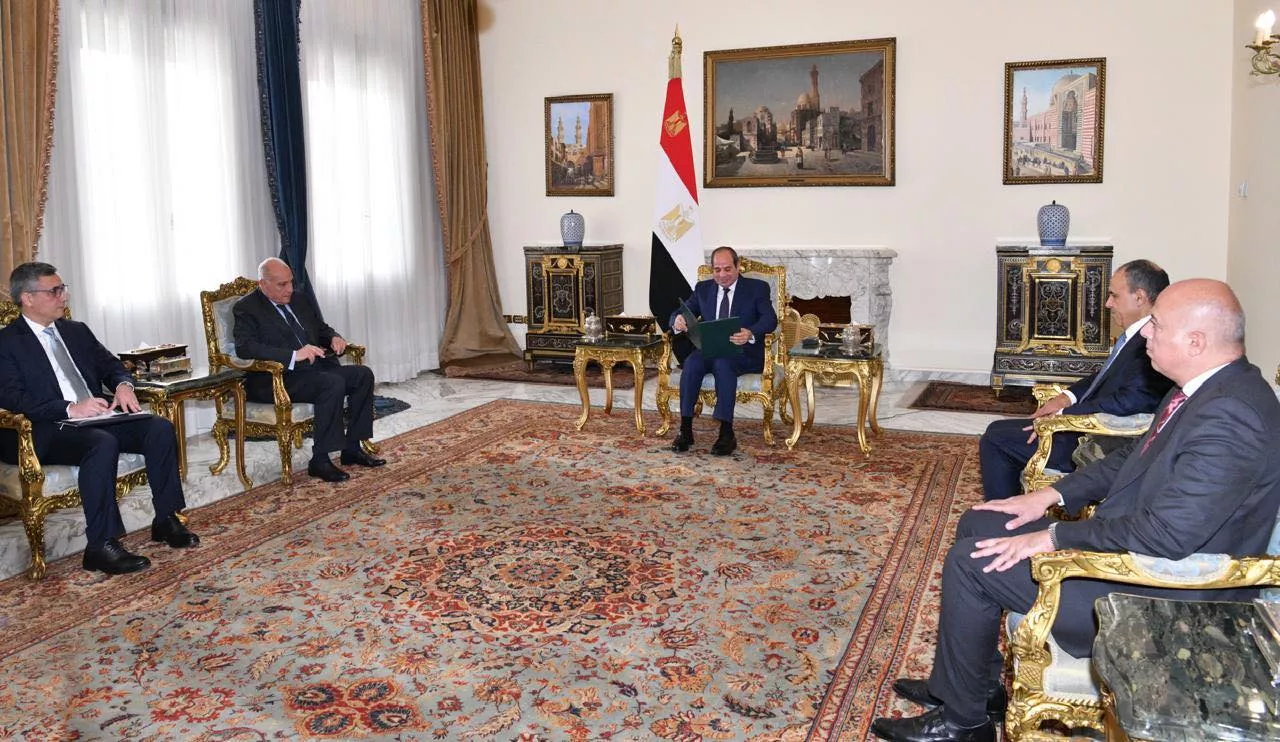 الرئيس السيسى يستقبل وزير الشئون الخارجية الجزائرى ويتسلم رسالة من عبد المجيد تبون