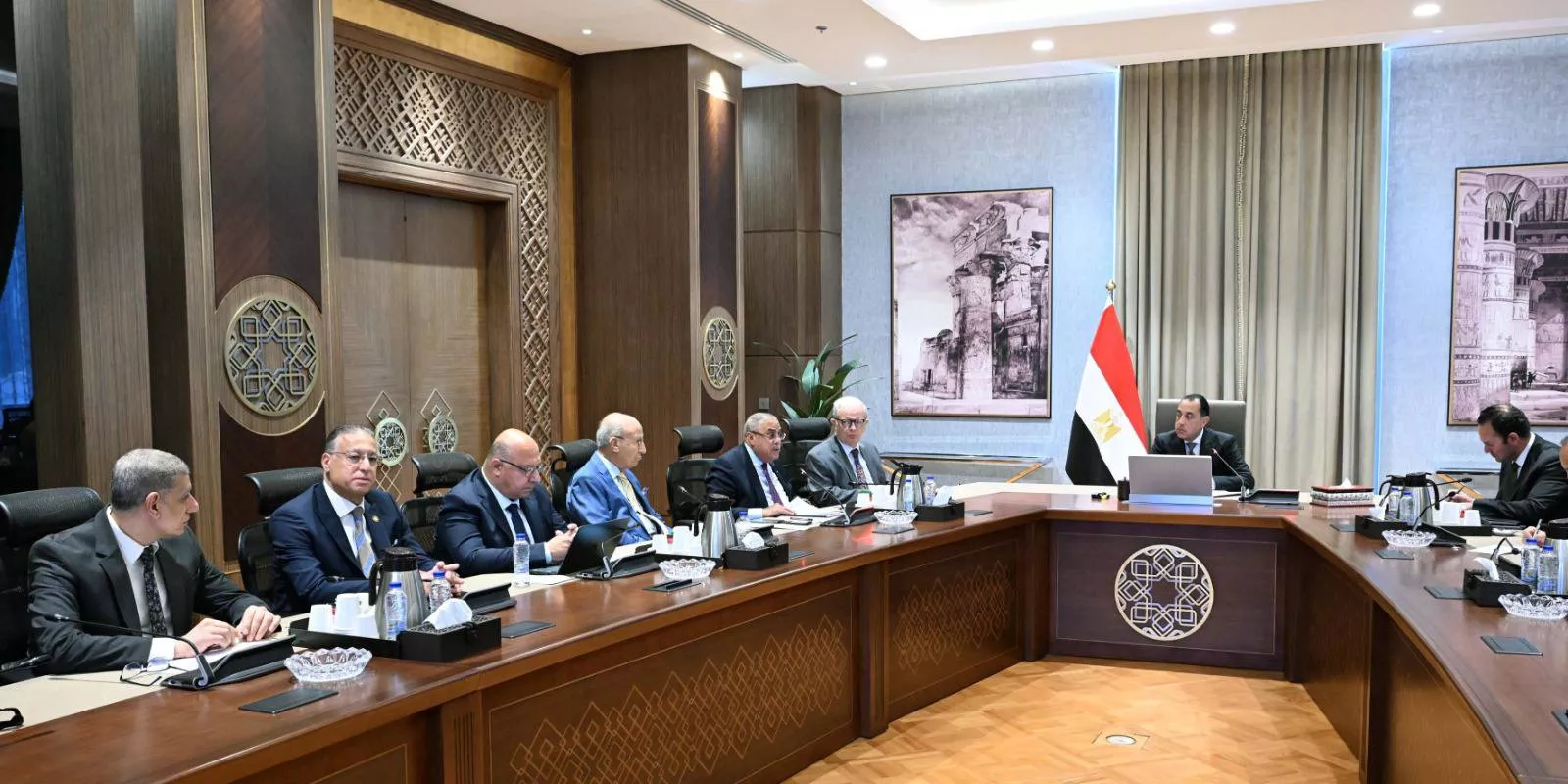 مدبولي يستعرض تقرير أداء وحدة الشركات المملوكة للدولة