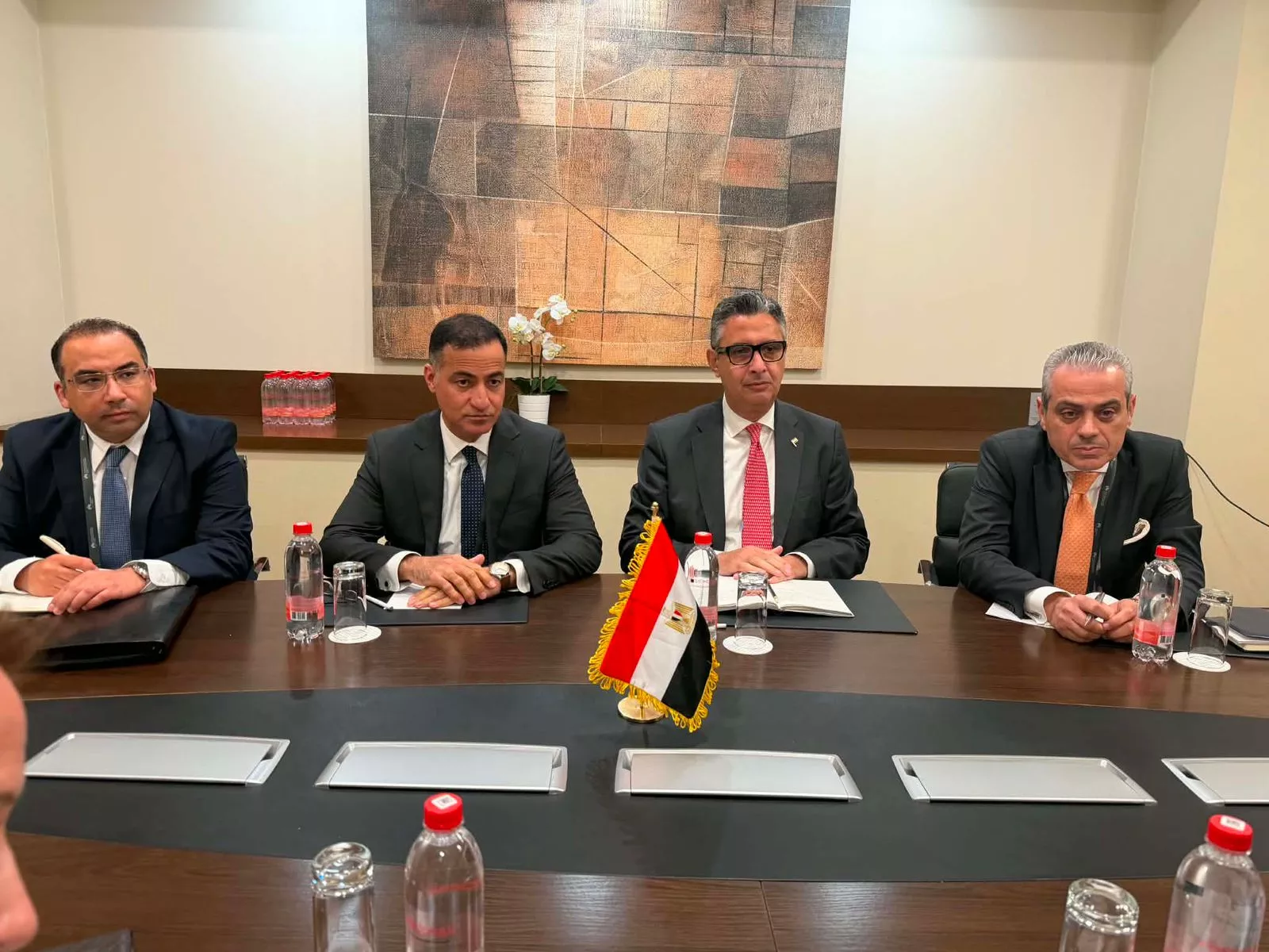 وزير التموين يلتقي مدير عام البورصة الروسية الوطنية للسلع