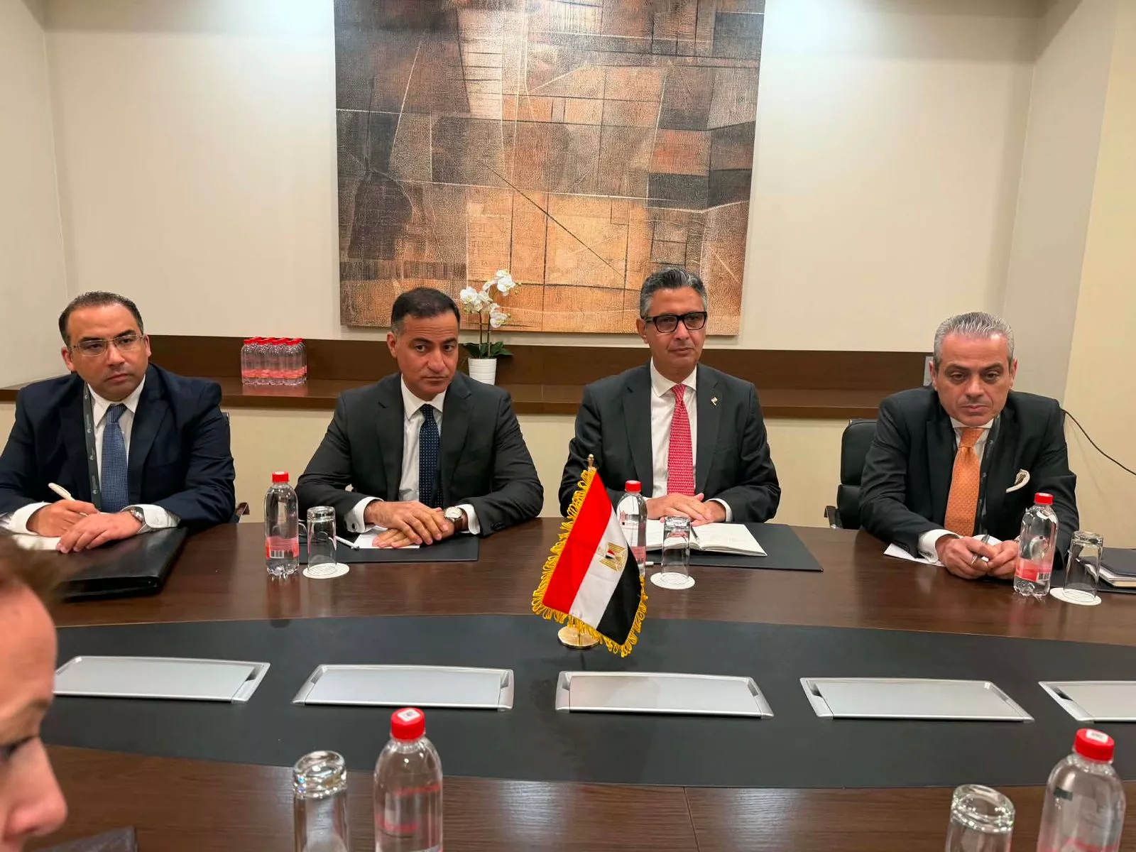 وزير التموين يلتقي مدير عام البورصة الروسية الوطنية للسلع