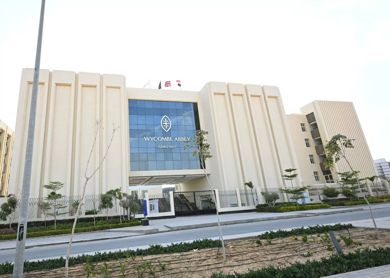 رئيس الوزراء يتفقد الحي الدبلوماسي بالعاصمة الجديدة