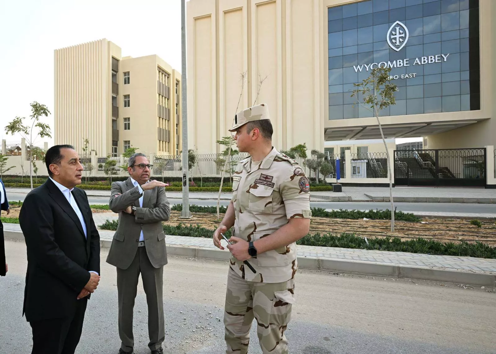 رئيس الوزراء يتفقد الحي الدبلوماسي بالعاصمة الجديدة