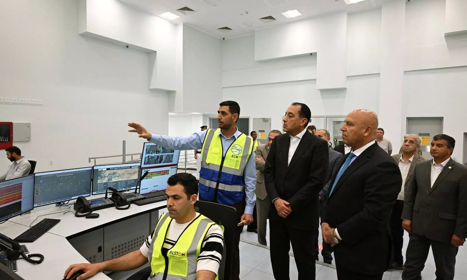 رئيس الوزراء يتفقد المرحلتين الأولى والثانية من مشروع مونوريل شرق النيل 