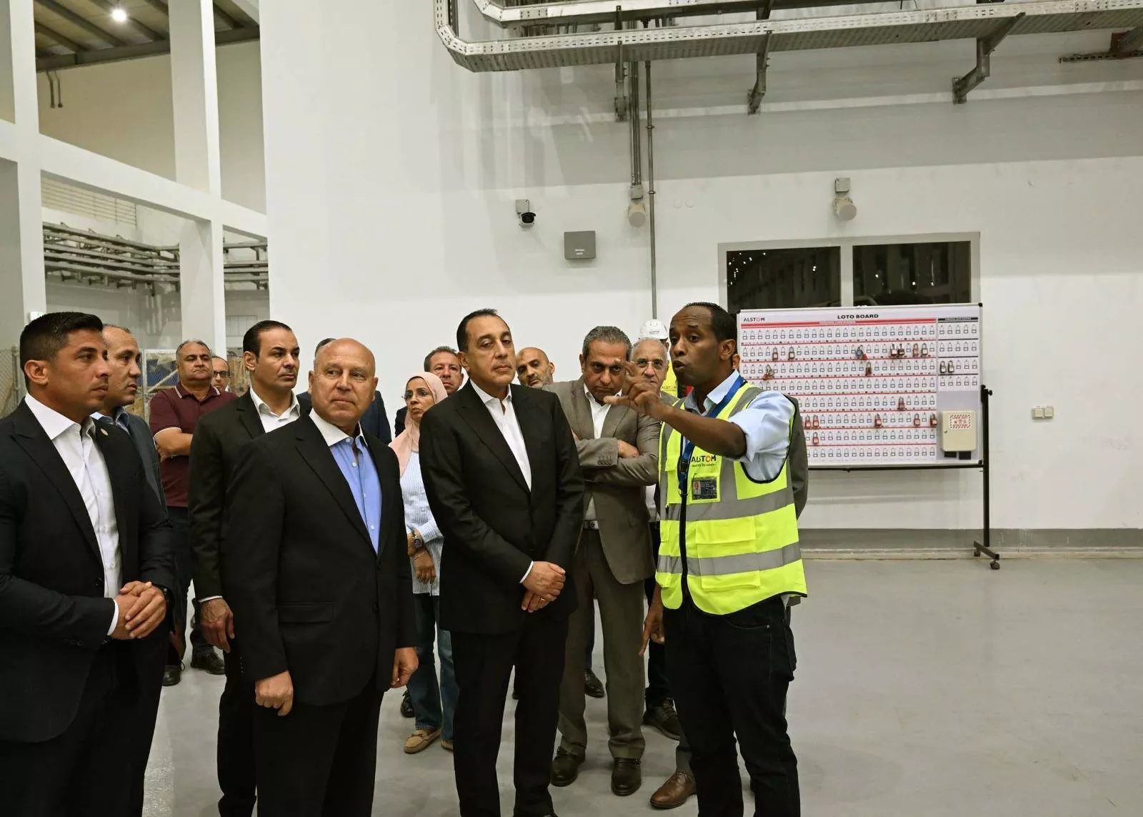 رئيس الوزراء يتفقد المرحلتين الأولى والثانية من مشروع مونوريل شرق النيل 