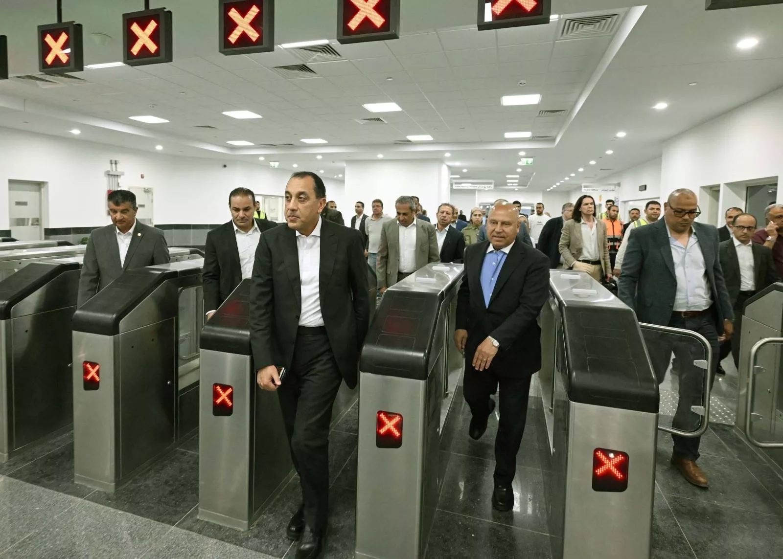 رئيس الوزراء يتفقد المرحلتين الأولى والثانية من مشروع مونوريل شرق النيل 